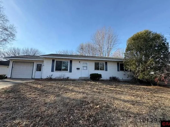1710 Riggs Rd, Saint Peter, MN 56082
