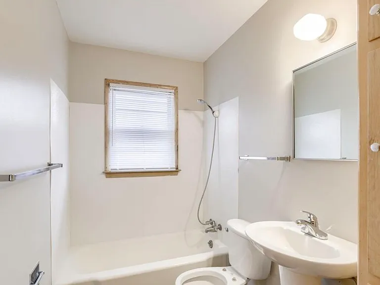 1501 F St #6 — Photo 10