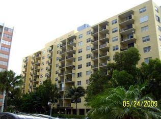 2903 N Miami Beach Blvd, N Miami Beach, FL 33162