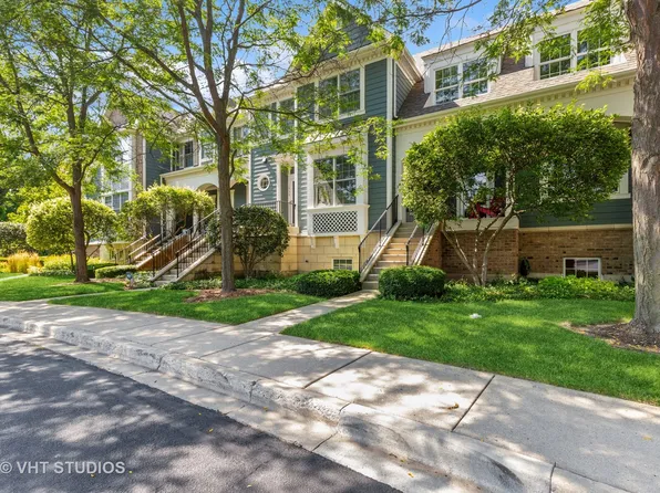 1937 Lynn Cir, Libertyville, IL 60048