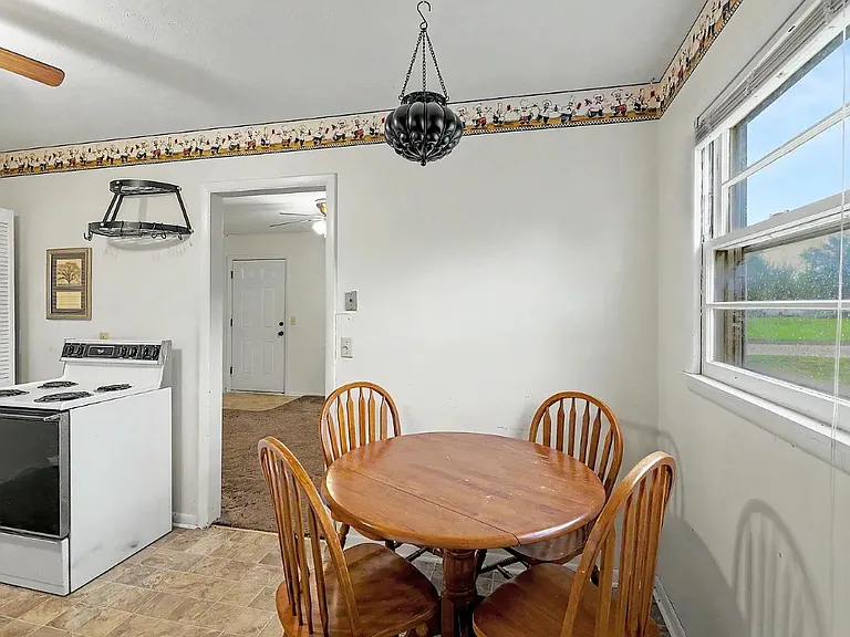 806 N Arapaho Ave — Photo 5