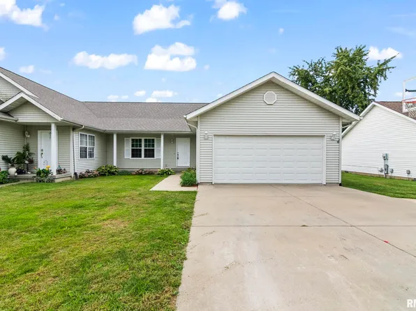 704 E Pheasant Dr, Athens, IL 62613