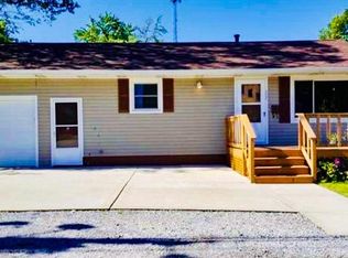 207 E High St, Troy, IL 62294