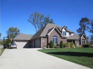 1145 Chapman Dr, Greenfield, IN 46140