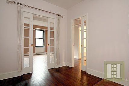 4th image of 101 7th Ave #6E