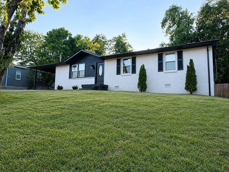 114 Woodridge Dr