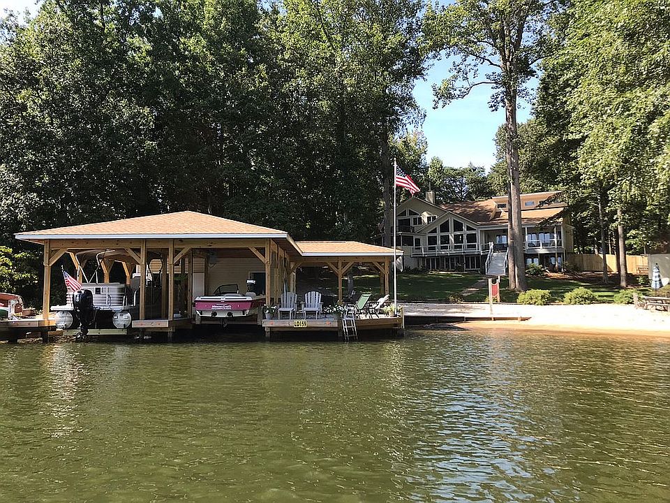 2nd image of 439 Longway Dr