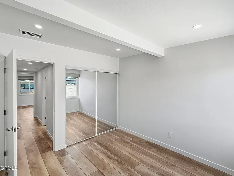 61B Redwood Ave — Photo 33