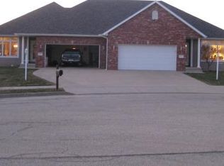 1607 W Holland Ct, Chillicothe, IL 61523