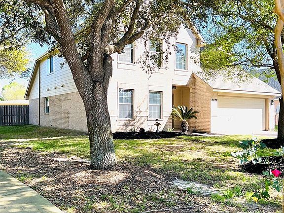2nd image of 8426 Woodland Knoll Ln