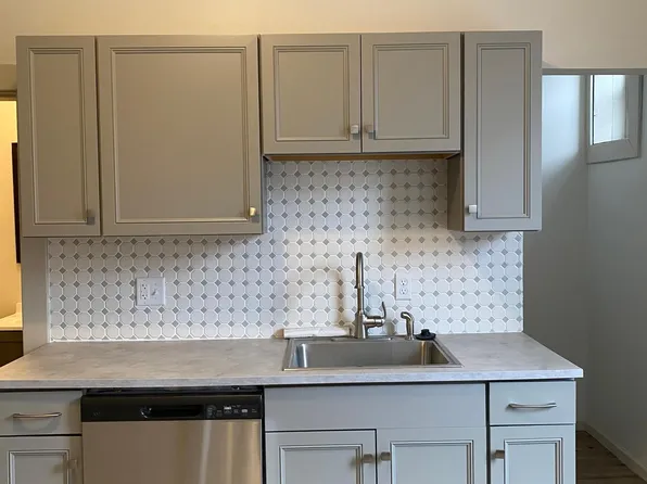 42 E Winter St APT 5, Delaware, OH 43015