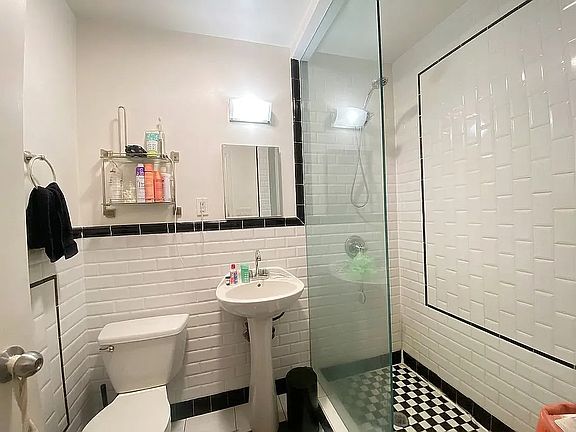 5th image of 101 Sutton St #3