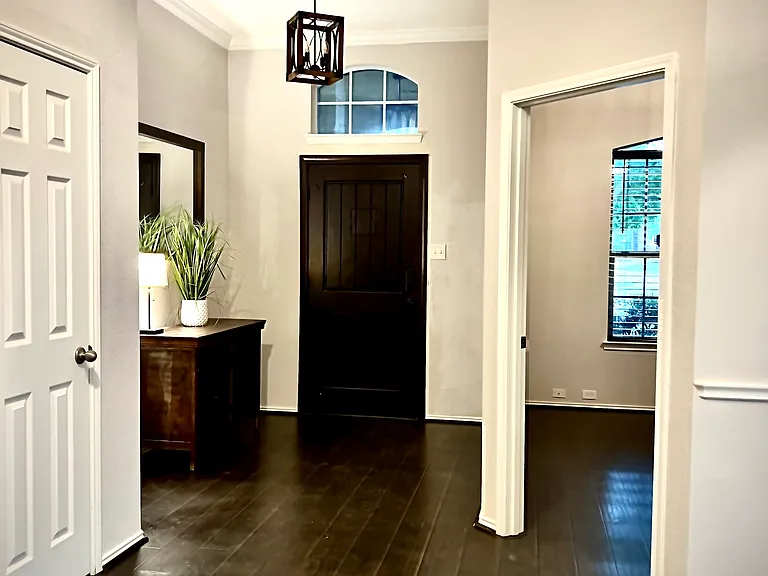 Entrance n office