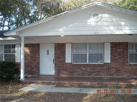 2nd image of 106 E Lumsden Ave