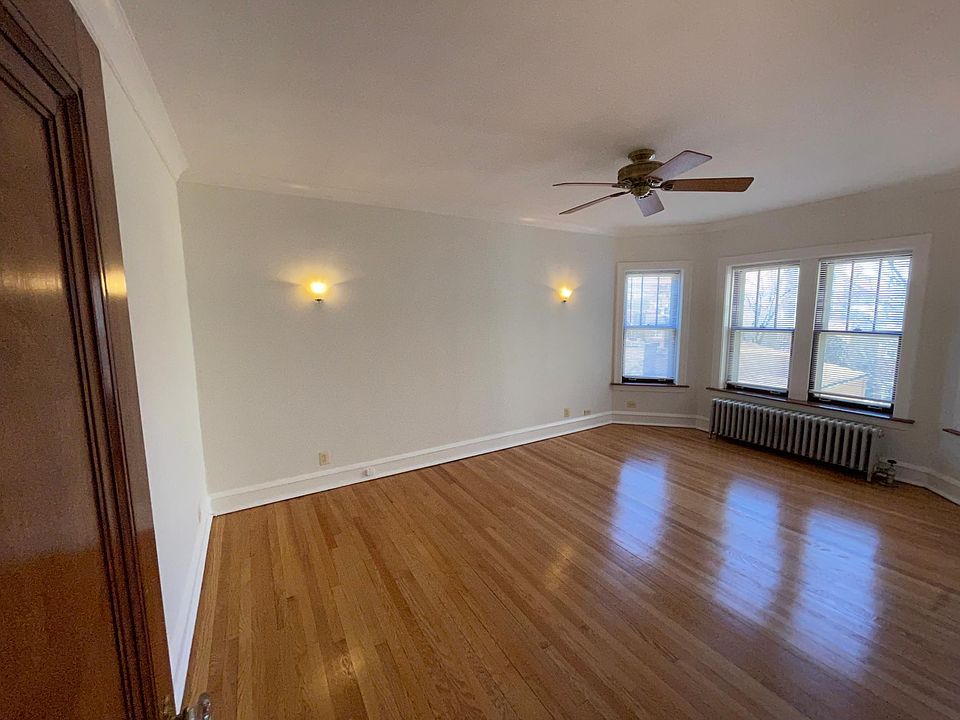 Large living room den/office