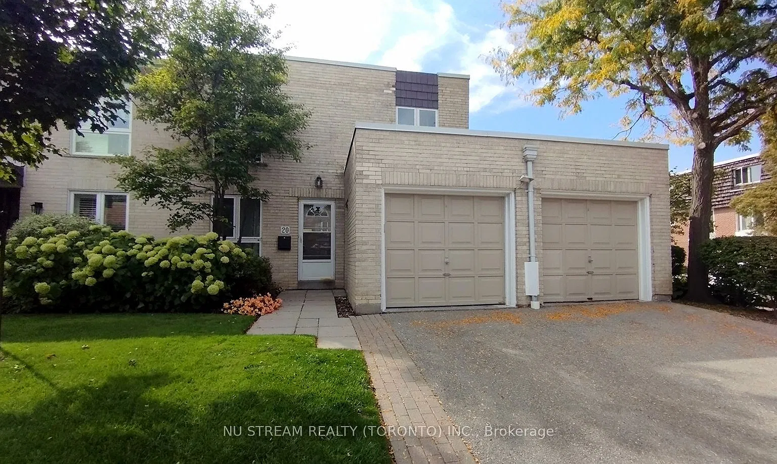 4 bed, $4,800 — Photo 1