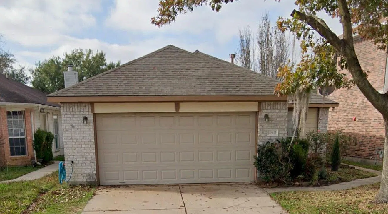 3 bed, 2.0 bath, 1302 sqft, $1,800 — Photo 1
