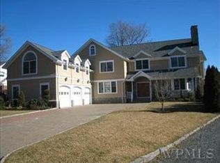 130 Overhill Rd, Bronxville, NY 10708