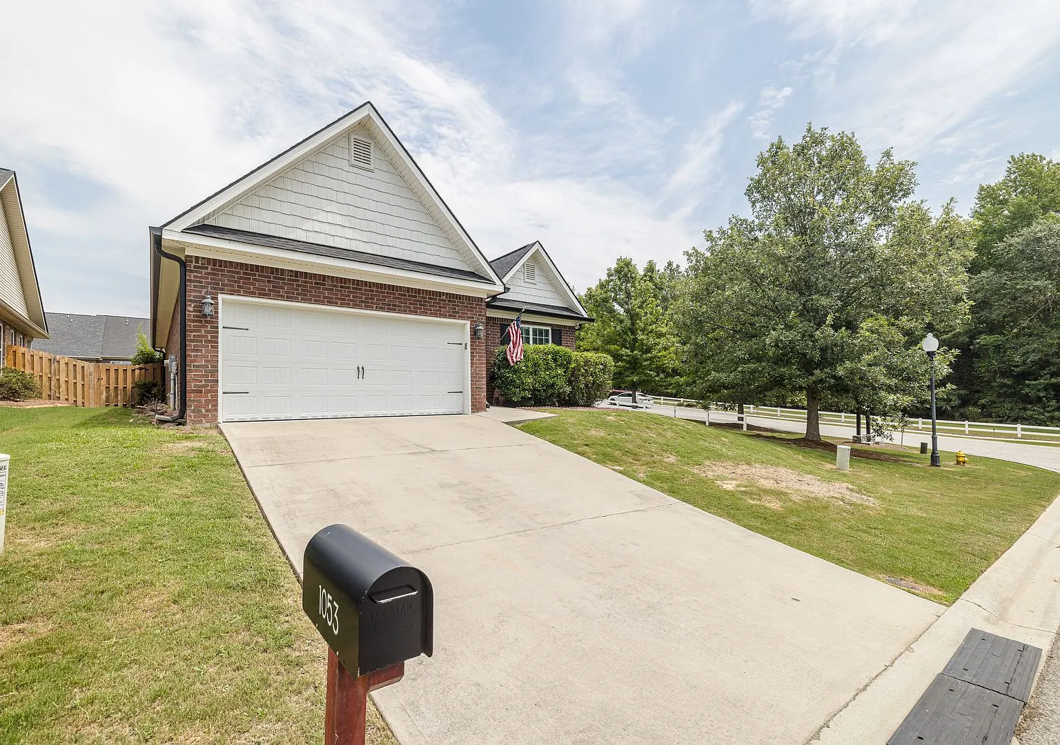 1053 Grove Landing Lane — Photo 3