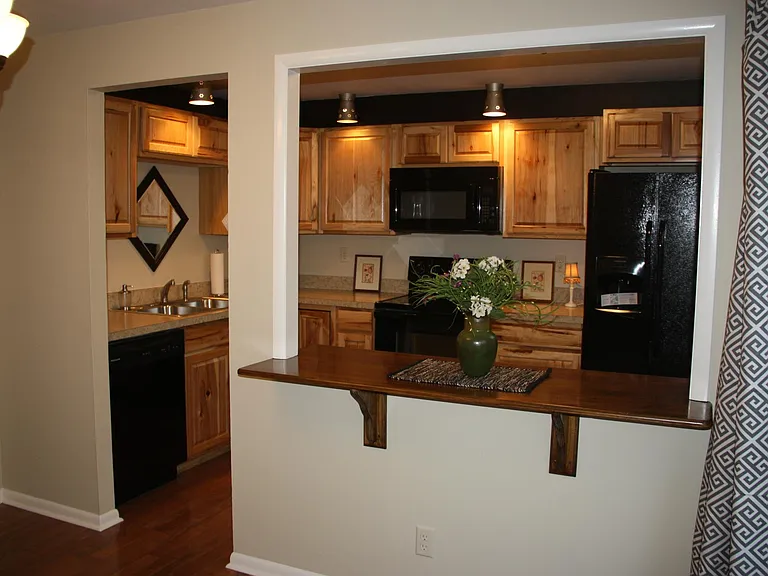 520 Adrian Ct — Photo 1