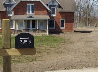 302 S Main St APT B, Wolcottville, IN 46795