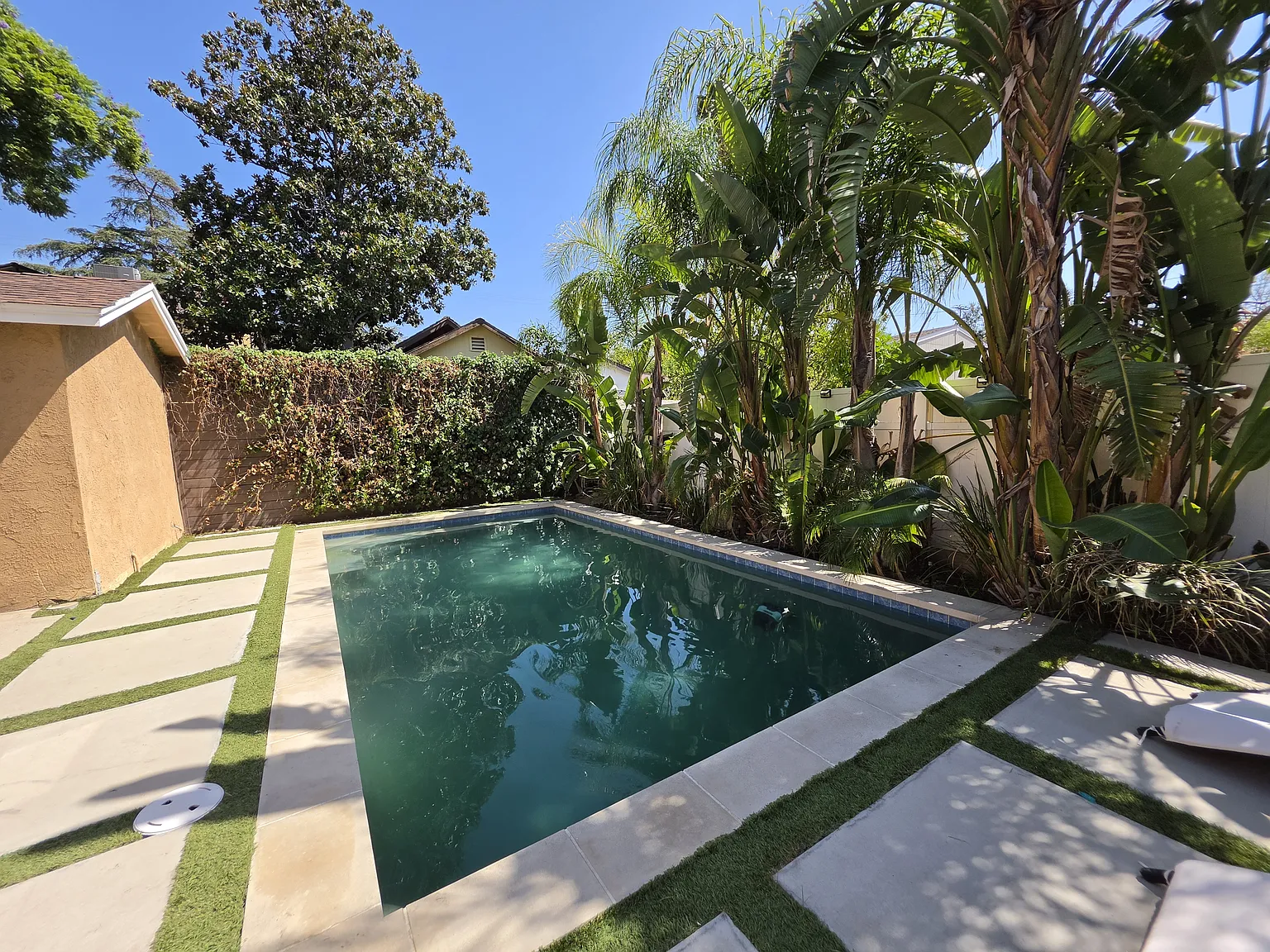 3 bed, 1250 sqft, $4,750 — Photo 1