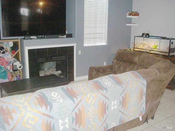 3rd image of 626 Anderson Way