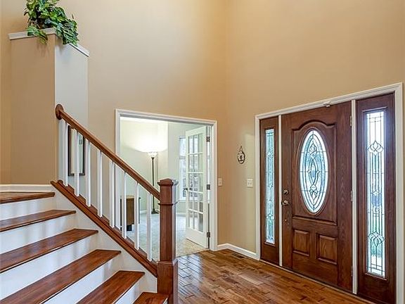 2nd image of 435 Danbury Pl