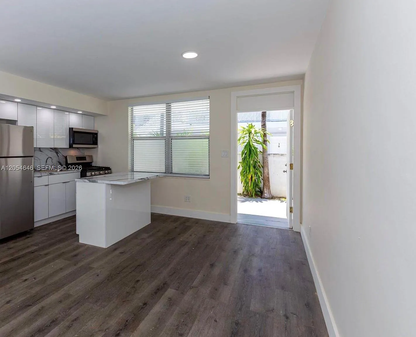 Southern Classic Condo — Photo 3