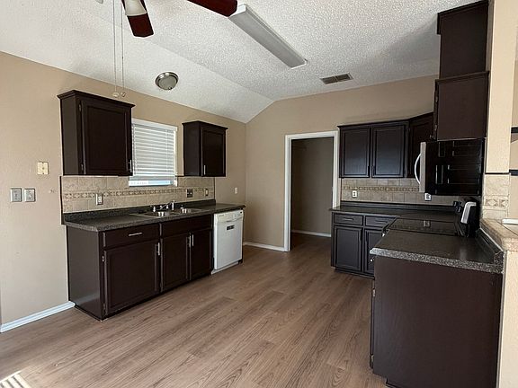 3rd image of 7901 Elk Dr