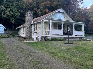 3315 Quaker Lake Rd, Brackney, PA 18812