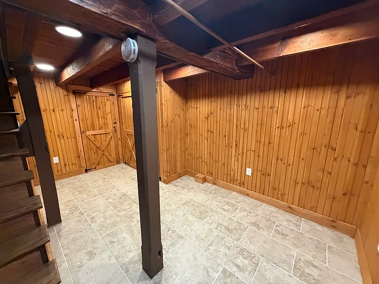 This area has been used as BR, could be office or living space