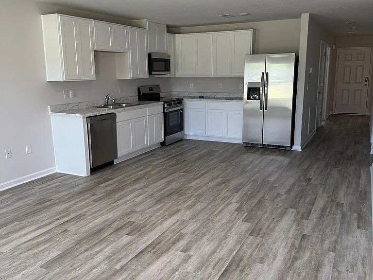 6341 Firefly Dr — Photo 4