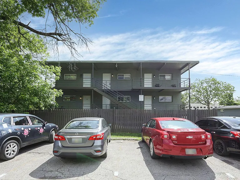 180 N Sylvan Ave #H — Photo 7