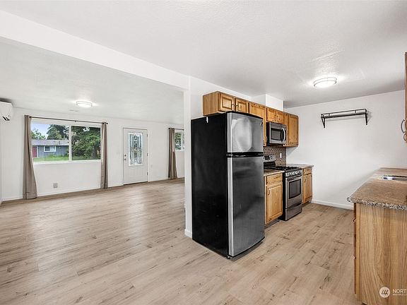 3rd image of 27221 118th Avenue SE