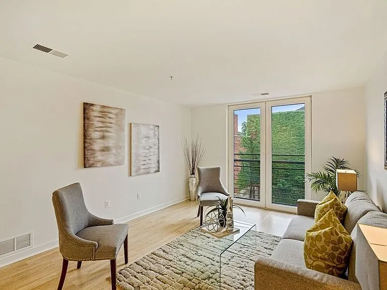 1115 H St NE #303 — Photo 3