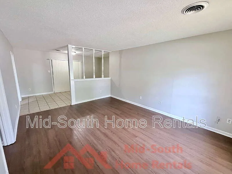 3 bed, 1.5 bath, 1115 sqft, $1,095 — Photo 4