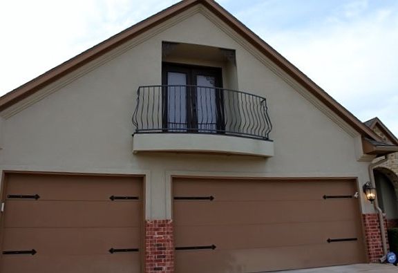 3rd image of 614 NW Allison Ln