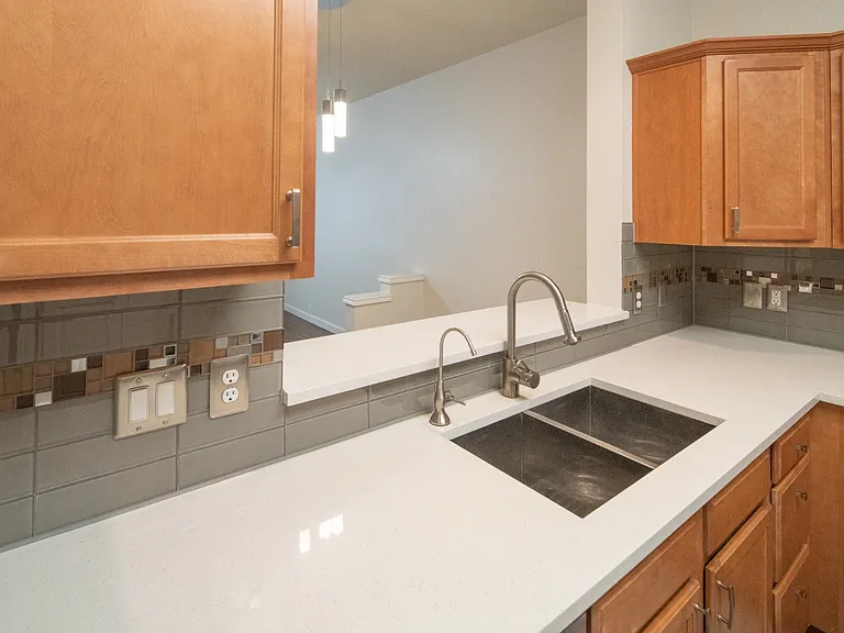 2215 Canterbury Park Dr — Photo 9