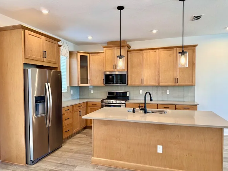 1825 Coastal Ct — Photo 9