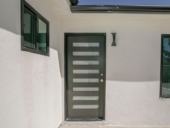 2nd image of 10424 Woodley Ave