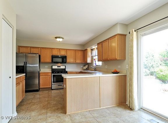 4th image of 2720 Carlsbad Cir