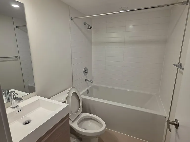 28 Green Gardens Blvd #BASEMENT — Photo 6