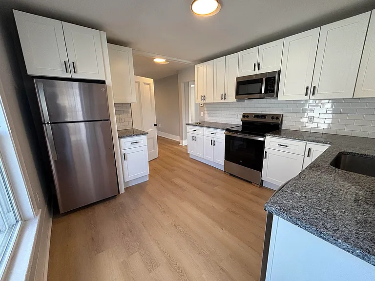 162 Front St — Photo 9