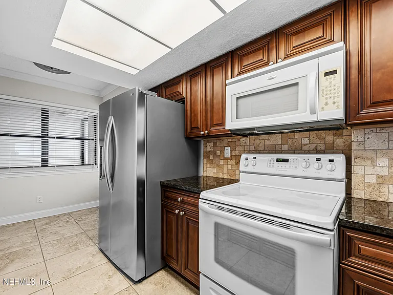 1901 1st St N #401 — Photo 7
