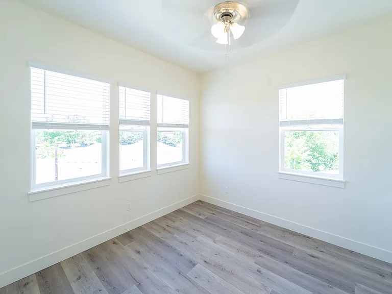 Capitol Hill Apartments — Photo 153