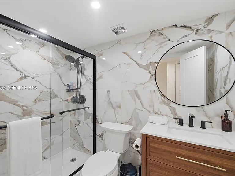 17800 Atlantic Blvd #Penthouse 3 — Photo 7