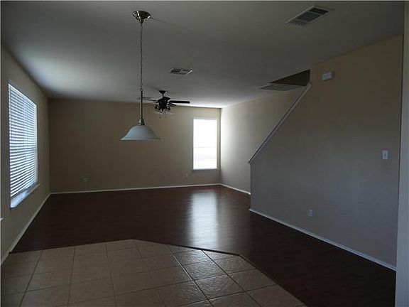 4th image of 900 Dexter Dr