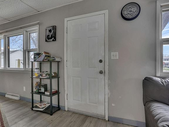 4th image of 332 Fountain Ave
