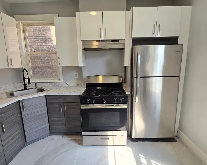 211 Grant Ave #1L — Photo 5